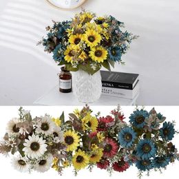 Decoratieve bloemen Kunstmatige zonnebloemboeket Decors 6heads Bloem Realistische madeliefje voor thuisarrangement Bruiloftsfeest