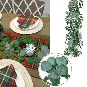 Decoratieve bloemen kunstmatige wijnstok gesimuleerde eucalyptus plant bladeren Twining Flower Vines Plastic bruiloft Hanging Decoratie Diy Feestelijk