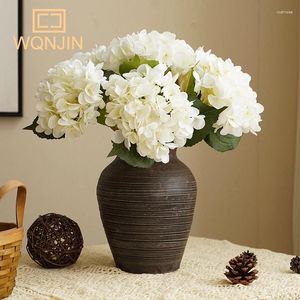 Decoratieve bloemen kunstmatige witte zijden hydrangea bruid boeket trouwhuis decoratie accessoires voor vaasplanten arrangement