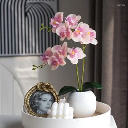 Flores decorativas artificiales con jarrón de cerámica, mariposa, orquídea, fiesta, jardín, decoración del hogar, flor de seda, decoración de boda, accesorios de escritorio