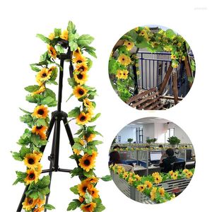 Fleurs décoratives Artificielle Jaune Tournesol Guirlande Fleur Vigne Mariage Arc Floral Décor Soie Tenture Roses Chaîne 2.5 m Long