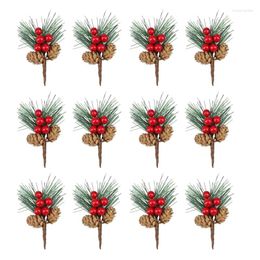 Decoratieve bloemen AT35 12pcs Simulatie Pine naaldtakken Holiday Decoratie Kerstmis Diy Berry Bouquet Sfeer Scene -lay -out