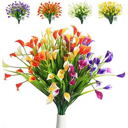 Decoratieve bloemen mooi 25 koppen/boeket mini kunstmatige calla met blad plastic nep lelie aquatische planten thuis bruiloft decoratie