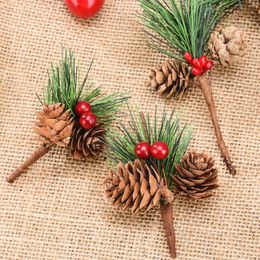 Fleurs décoratives Berry Pine Cone For Holiday Floral Decor Wreath Christmas Crafts 10pcs 8cm Branche de simulation fausse fleur artificielle