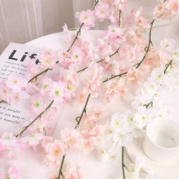 Decoratieve bloemen Cherry Blossom Rattan Hang kunstmatige bloem Vine 144-HOODS HOME Decor Bruid Decoratie Accessoires Silk