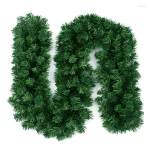 Decoratieve bloemen kerst kunstkrans groene slinger 2,7 m rotan hangende bessen hulstbladeren decoratie