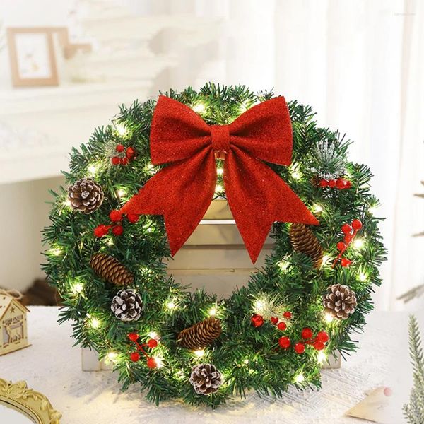 Flores decorativas La puerta de la puerta de Navidad Batería alimentada con los adornos de guirnalda de 40 cm con conos de pino Luz de plástico Año de otoño