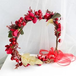 Decoratieve bloemen Kerstmiskrans Bridal Headpiece Felrode feestelijke simulatie Berry Hair Accessories Dance Wedding