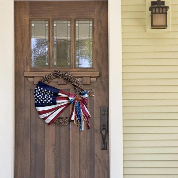 Fleurs décoratives couronne de Noël pour la porte d'entrée bleu blanc rouge patriotique en avant de juillet les feuilles d'oreilles d'agneau à l'intérieur et