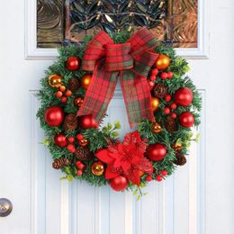 Couronne de fleurs décoratives de Noël avec nœud papillon à carreaux rouges, boule d'aiguille de pomme de pin, baie suspendue, fenêtre, porte d'entrée, tenture murale artificielle