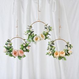 Decoratieve bloemen Geklopte Noordse ijzeren ronde kranswandhangende simulatie Rose bloemendecoratie huwelijkscène lay -out handgemaakte hanger