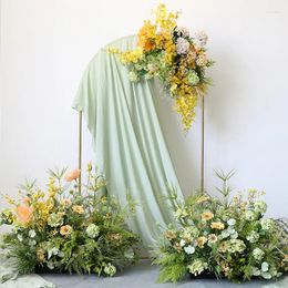 Decoratieve bloemen kleurrijke bruiloft achtergrond decor hortensia groene boog hang bloem rij babysbrede gangpad bloemen arrangement podium