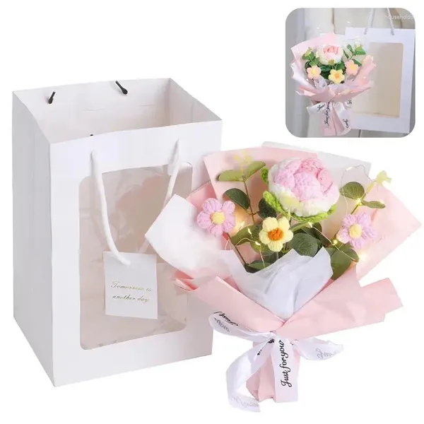 Flores decorativas Ramo de flores de ganchillo Tejer artificial hecho a mano con rosa blanca rosa y soplo