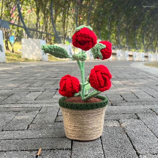 Flores decorativas Tejido de ganchillo Rosa Planta artificial en maceta Bonsái Tejido a mano Regalos divertidos lindos para la habitación Ideas de mesa para el hogar Decoración de cumpleaños