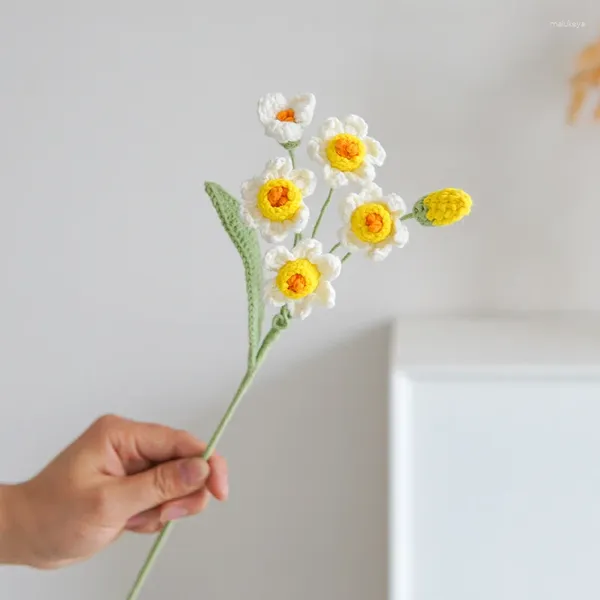 Fleurs décoratives jonquilles au crochet.