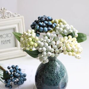 Decoratieve bloemen schattige kunstmatige bessen kleurrijke gesimuleerde bessenbloem diy slinger Kerstmis nep plant schuim bruiloft lay -out huisdecoratie