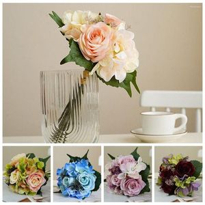 Decoratieve bloemen Decoratie Bridal Bouquet Wedding Ornament Faux Plant Lifelike Rose Rose Hydrangea Floral Arrangement Artificial