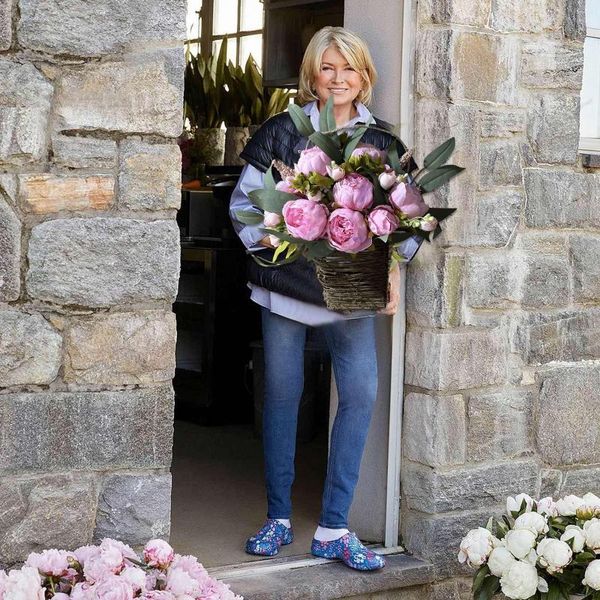 Fleurs décoratives cintres de porte pour fenêtre artificielle avant panier de fleurs de pivoine rose clair couronne de fête des mères lavande violette