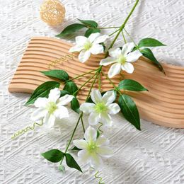 Decoratieve bloemen Duurzaam nep-realistisch 5-koppige Clematis-bloem Onderhoudsvriendelijk Simulatie voor bruiloft Home Decor Prachtig kunstmatig
