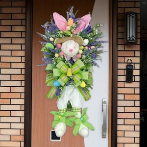 Couronne d'œufs de pâques décoratives, feuilles vertes pour porte d'entrée avec œufs colorés, intérieur, chambre à coucher, salon de maison