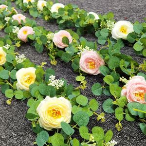 Fleurs décoratives facile d'entretien artificielle réaliste vigne élégante fausse guirlande de roses pour la décoration de fête de mariage pièce maîtresse de table