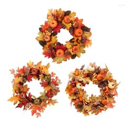 Fleurs décoratives élégantes 15,75 pouces de Noël Couronne de Noël avec des citrouilles Baies Pine For Home Party Drop