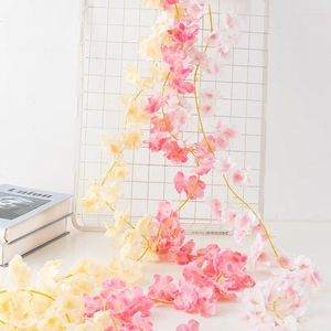 Decoratieve bloemen gecodeerde simulatie van kersenbloesem rattan binnenplaats thuis decor plafond bruiloftsfeest decoratie kunstmatig