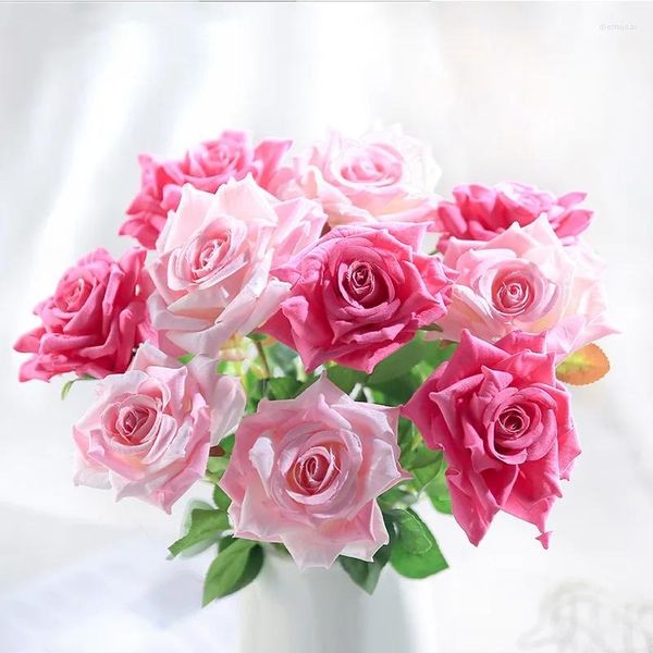 Flores decorativas Estilo europeo Flor de simulación Franela Ramo de rosas Tienda para el hogar Decoración falsa Arreglo interior Flexible 5 piezas