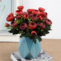 Decoratieve bloemen Europese vintage Bunga Hiasan Artificial Silk Rose 6 Head 3 Small Bud Bouquet Wedding Home Retro nepbloem