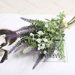Decoratieve bloemen valse lavendel plastic huis bruiloft decor faux bloemboeket realistische langdurige kunstmatige feestartikelen