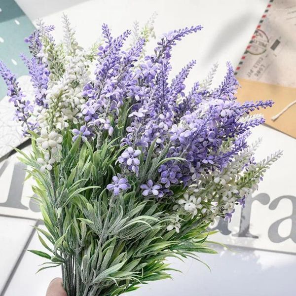 Flores decorativas Feitf Foux Flower Vibrante de plástico agregando Vitalidad Imitalidad Falta lavanda llamativa