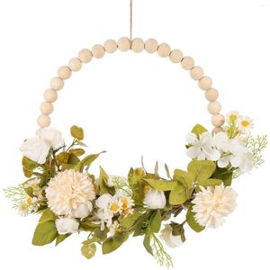 Decoratieve bloemen, imitatiehout, kralenslinger, krans, kransen voor voordeur, houten muur, hangende kralen