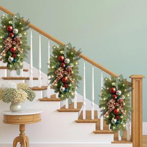 Fleurs décoratives Stockage de tige florale Le prélit sans fil d'escalier de garniture de Noël couronnes de Noël pour la porte d'entrée couronne de murs de vacances à l'extérieur