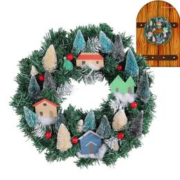 Thème de couronne d'arbre de Noël brillant de fleurs décoratives avec modèle de maison de pomme de pin, embellissement d'intérieur, ornement saisonnier pour l'avant