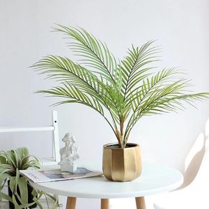 Fleurs décoratives vertes ornées de maison étonnante plante artificielle faux palmier en pot de détails réalistes faux