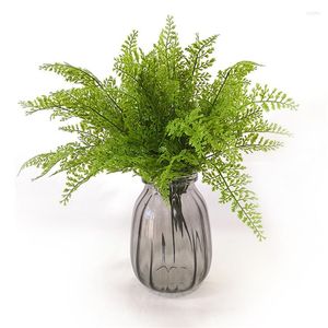 Decoratieve bloemen Groene kunstmatige plant Creative Home Ferns Simulatie Leaf Plastic Bloem Decor Accessoires Wit