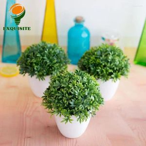 Decoratieve bloemen groen bonsai realistisch ontwerp kunstmatige planten geen behoefte aan water of zonlicht natuurlijk ogende boom met pot woningdecoratie