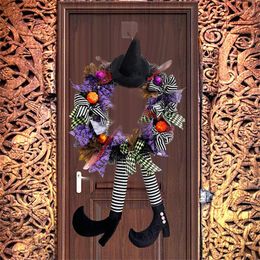 Decoratieve bloemen Halloween-kransen voor voordeur Kunstmatige heksenkrans met hoedbeen Mesh Decor