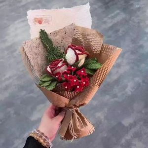 Decoratieve bloemen Hand Gebreide wijnglasvormige Thaise rozenboeket Gemengde tulpen Haak Vintage afgewerkte item Gift voor vriendinnen