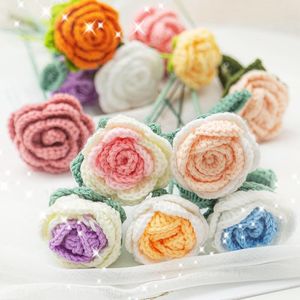 Fleurs décoratives tricotées à la main Crochet fil Rose fleur tulipe tournesol Bouquet artificiel mariage décorations pour la maison Saint Valentin