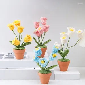 Flores decorativas Flor de crochet artificial de crochet artificial de punto tejido a mano para adorno de escritorio de automóvil