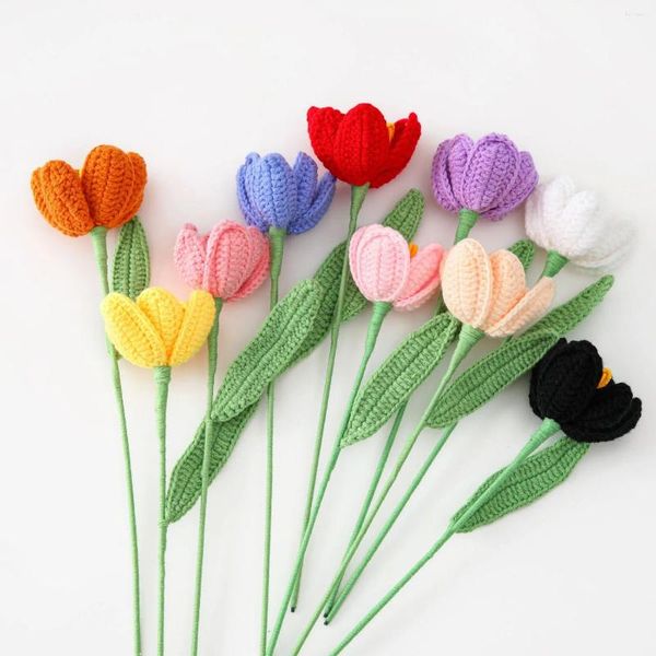 Flores decorativas tulipanes abiertos de crochet de algodón artificial CAR CAR CASO DE CASO DE Decoración casera Ornament Desktop Decor Regal