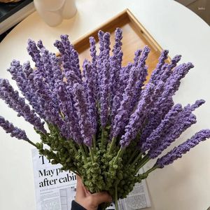 Decoratieve bloemen Handgeweven lavendelwol Materiaal Eeuwige bloem Simulatieboeket Gehaakt met handbediend