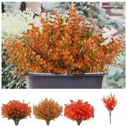 Fleurs décoratives faites à la main artificielles d'eucalyptus d'automne, branche en plastique réaliste rouge Orange faux