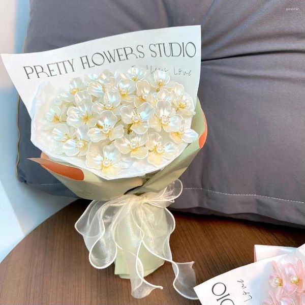 Flores decorativas Diy hecho a mano Magnolia Handheld Flower Bundle Material Bolsa 520 Regalo para mamá y novia en la decoración del hogar del día de la madre