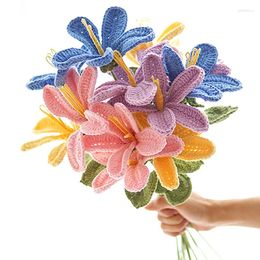 Decorative Flowers Handmade Knitted Flower For Home Decoration Wedding Valentine's Day Gift Artificial Bouquet Hand Crochet Fake