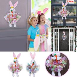 Flores decorativas, decoración feliz de Pascua, decoración de conejo, corona de fiesta, puerta de casa de dibujos animados