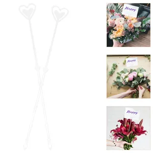 Fleurs décoratives cartes en forme de coeur en plastique de fleur en plastique pics de cadeaux Crésages de stickrs floraux Arrangements de bâtons bâtons Cérémonie de décorations de mariage