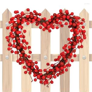 Couronne d'amour en forme de cœur, fleurs décoratives, guirlande murale suspendue pour porte de baies rouges pour mariage