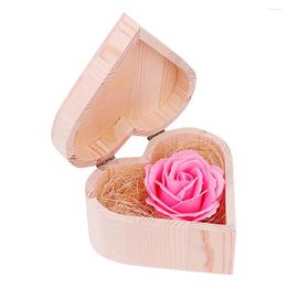 Decoratieve bloemen Hartvormige houten kist Zeep Bloemsimulatie Kleurrijke roos Kleine kunstmatige voor huisdecoratie Feestdecor